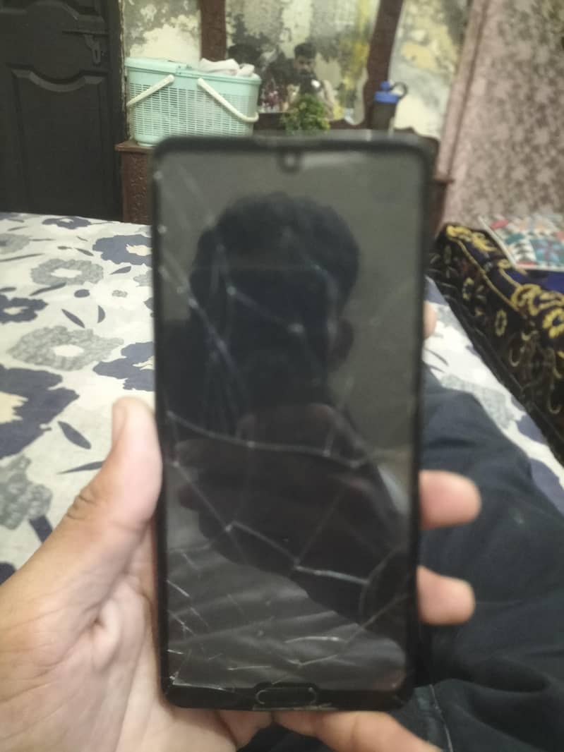 Sharp Aquos R5G 4