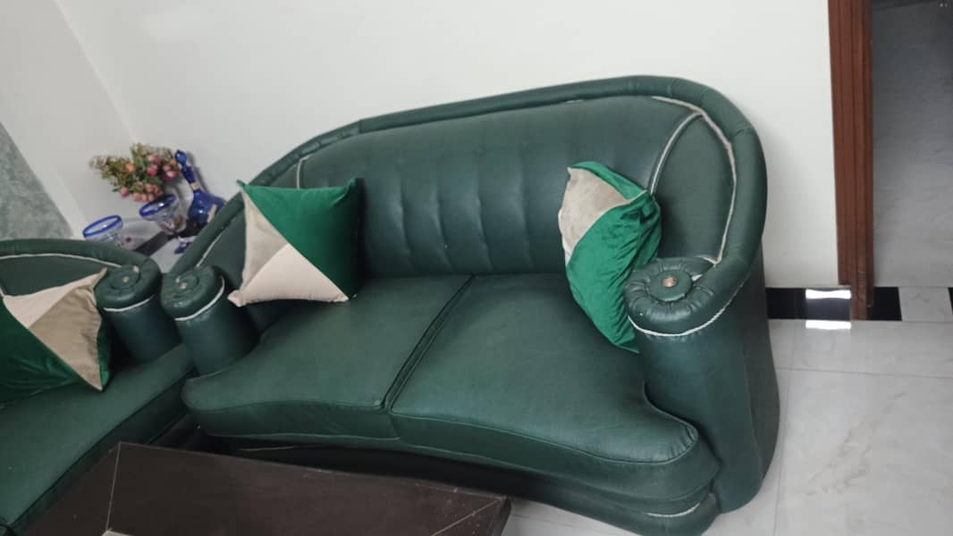 2 sofa set. . 6 piece 2