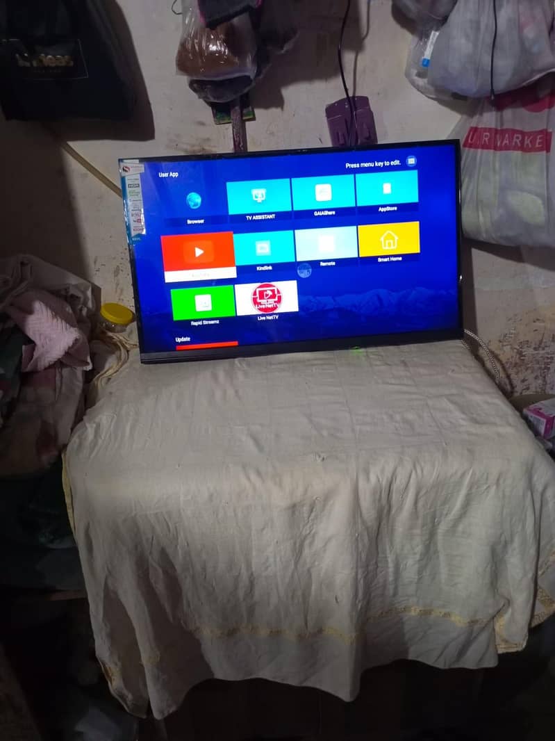 32 inch LCD 2