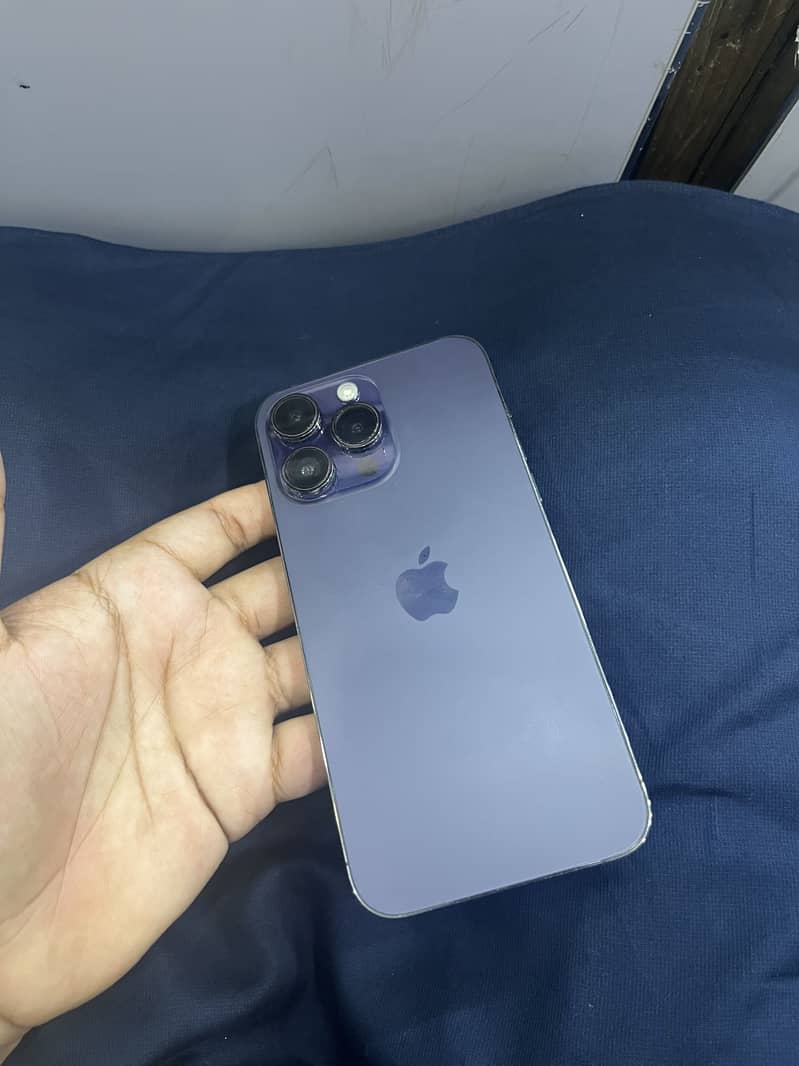 Apple iPhone 14 Pro Max 1