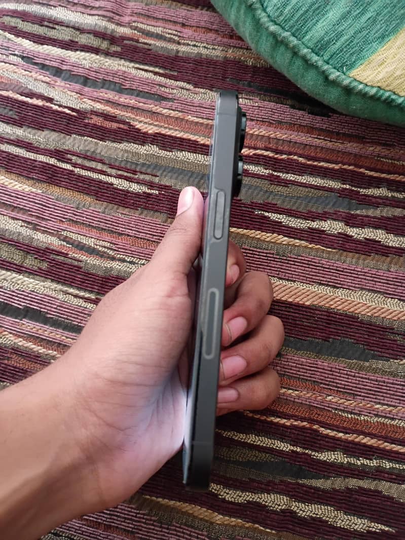 Apple iPhone 14 Pro 2