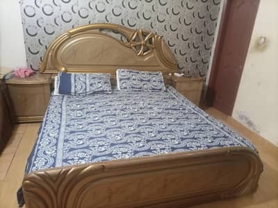 deco bed with dressing