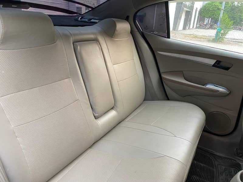 Honda City 2018 ISL number Mint condition 4