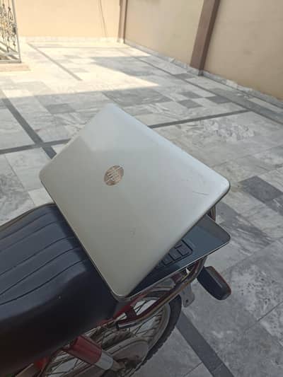 HP 3rd generation laptop 6gb ram 15.6 crystal led