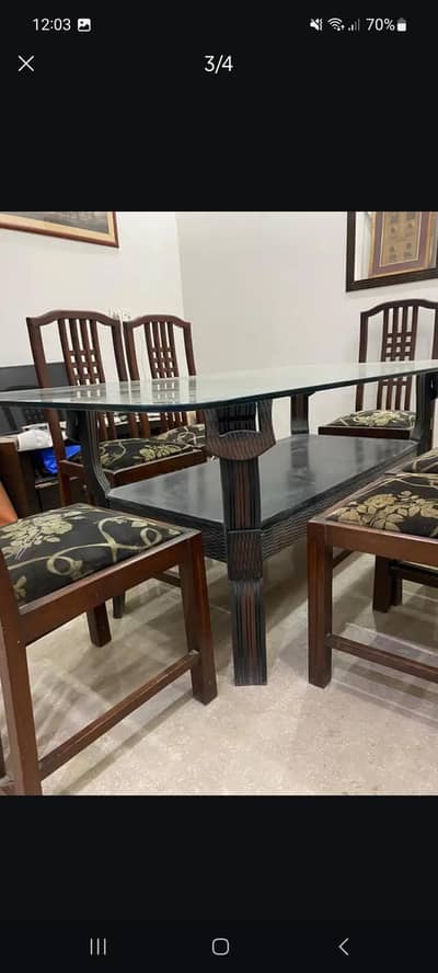 DINING TABLE FOR SALE WITH 6 CHAIRS