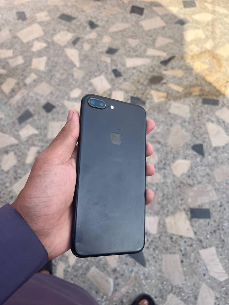 Apple iPhone 7 Plus 1