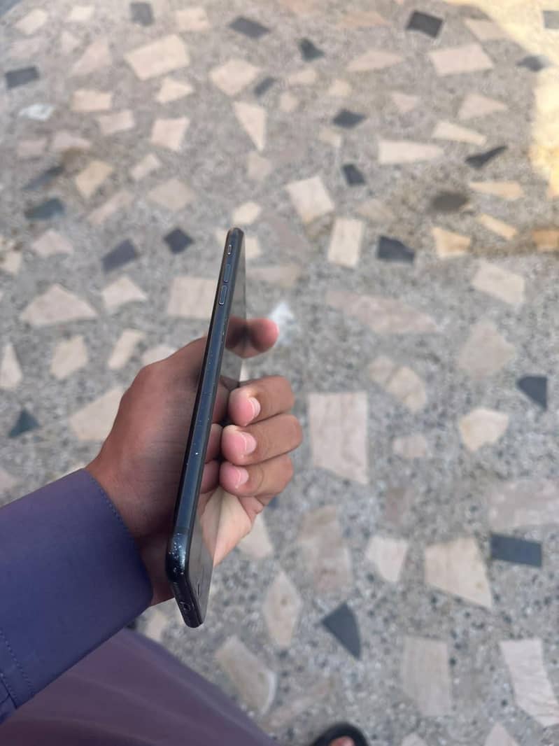 Apple iPhone 7 Plus 5