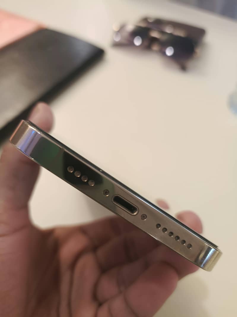 Apple iPhone 13 Pro Max 6