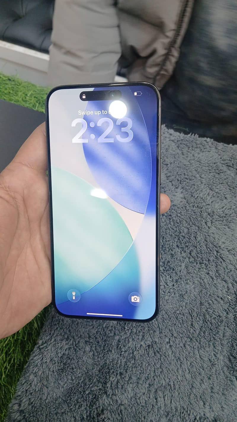 Apple iPhone 15 Pro Max 2