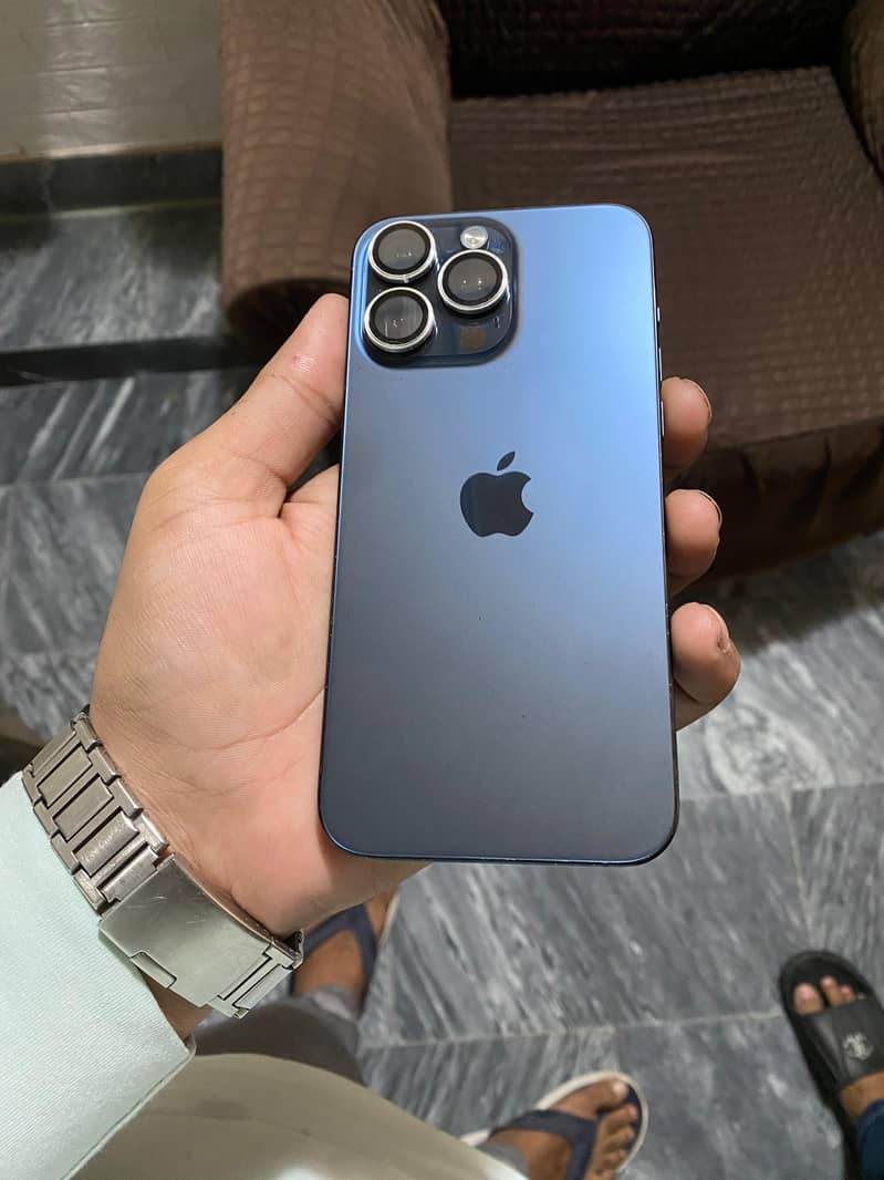 IPhone 15 Pro Max JV 0