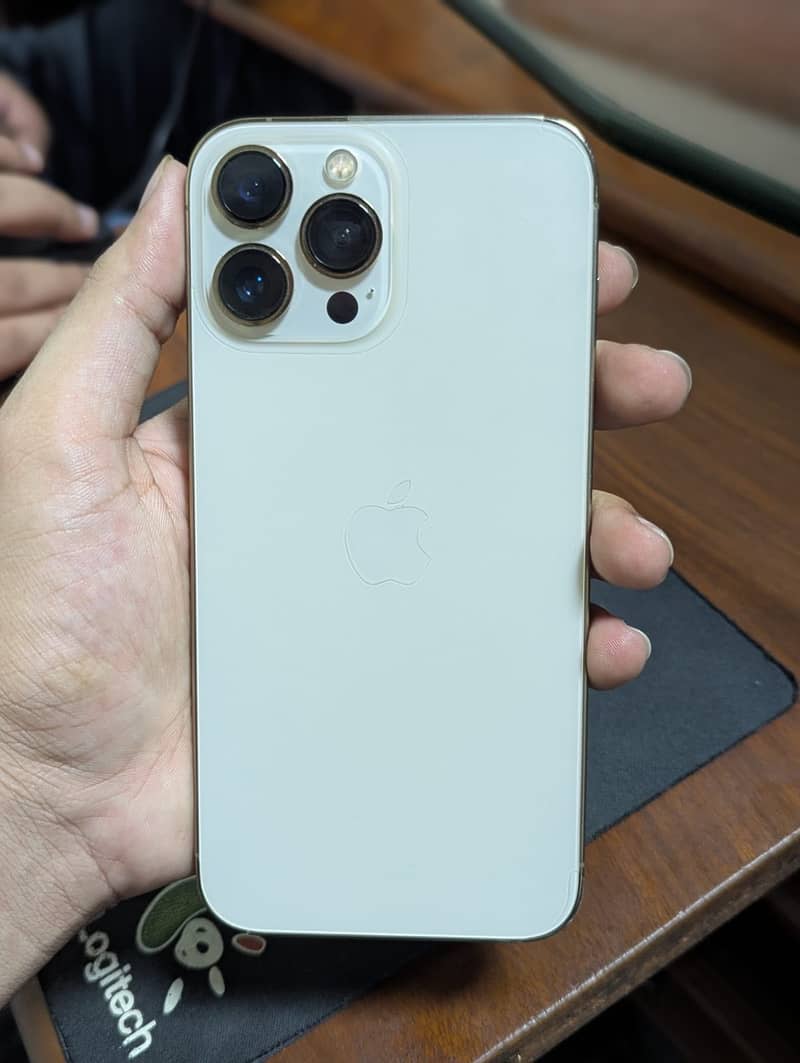 Apple iPhone 13 Pro Max 3