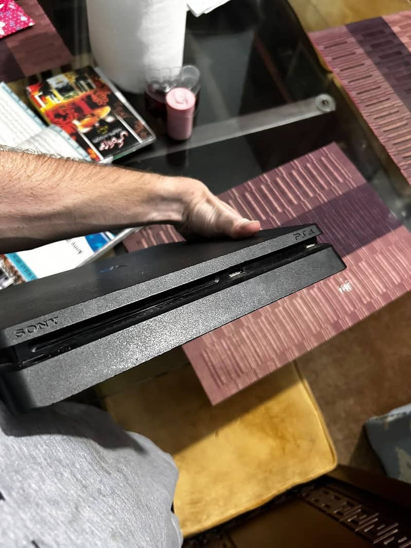 Ps4 slim 3