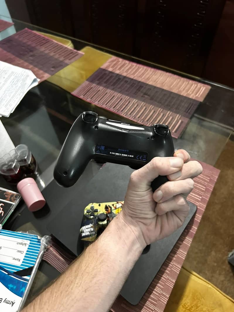 Ps4 slim 11