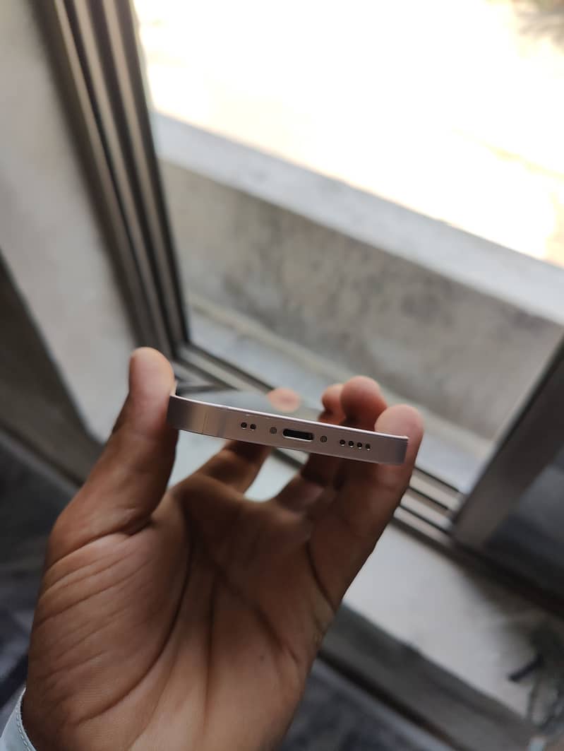 Apple iPhone 13 mini 3