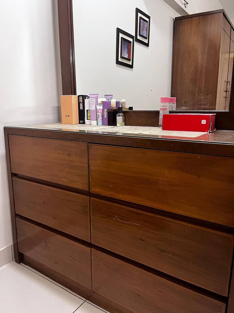 Complete bedroom set with study table 8