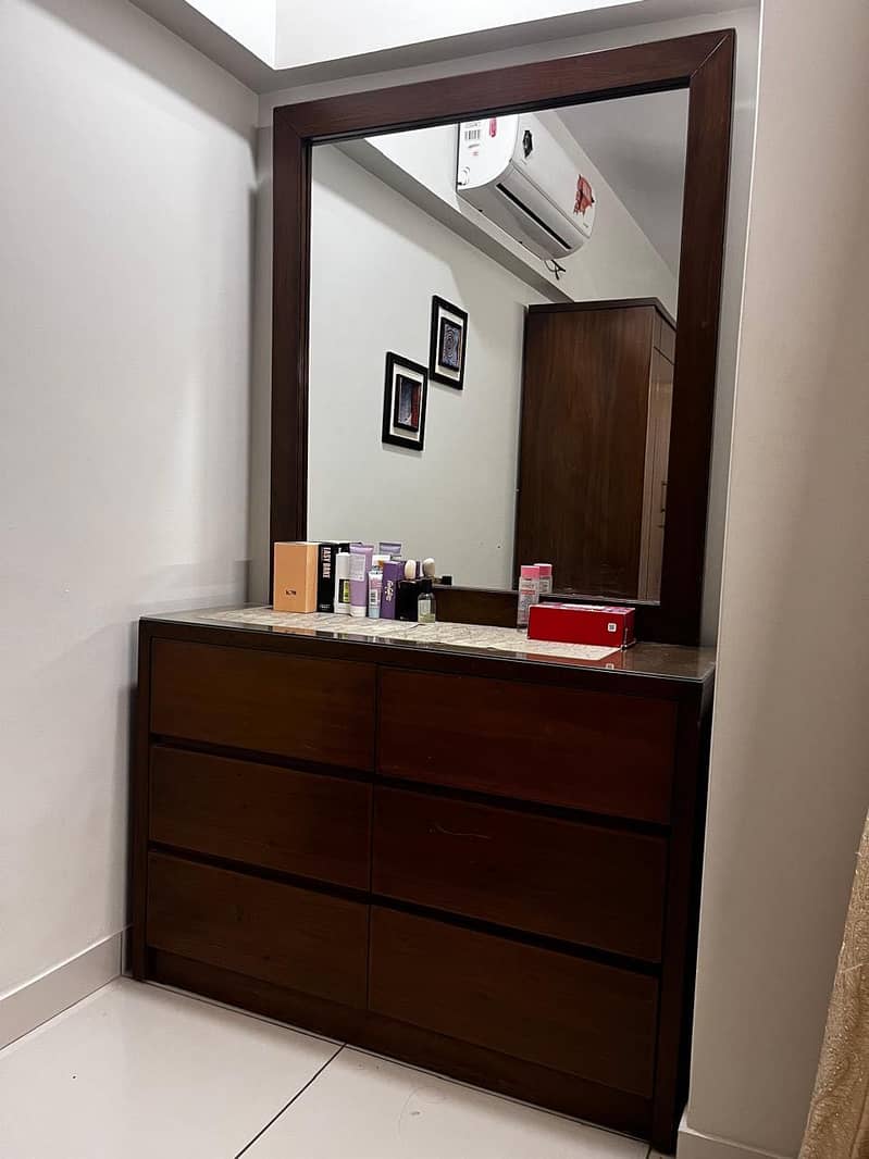 Complete bedroom set with study table 9