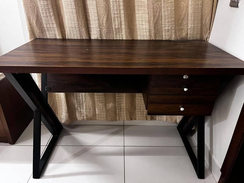 Complete bedroom set with study table 11