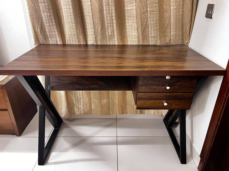 Complete bedroom set with study table 12