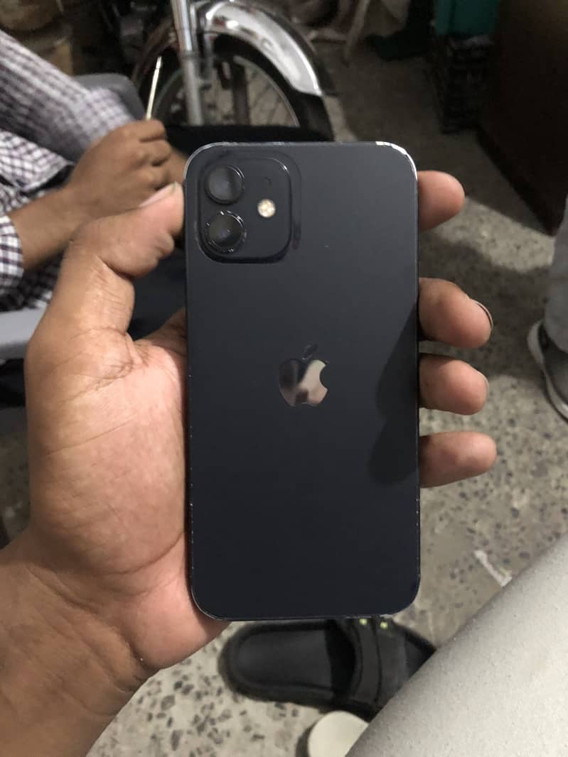 Apple iPhone 12 1