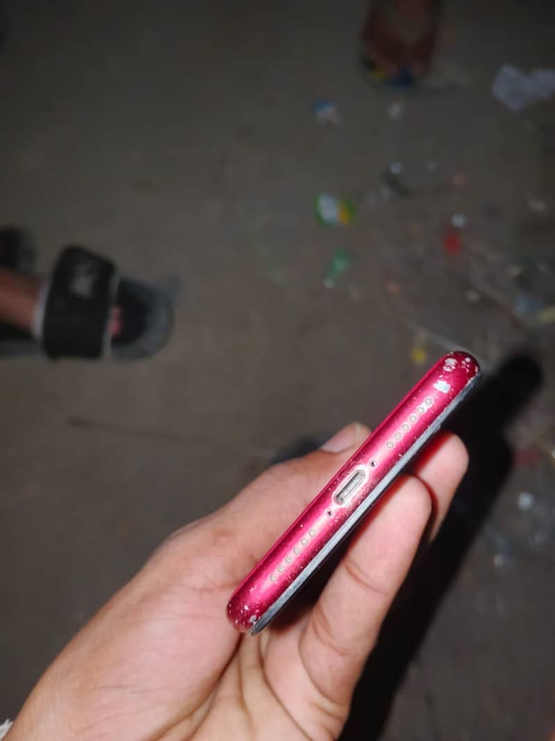 Apple iPhone 11 4