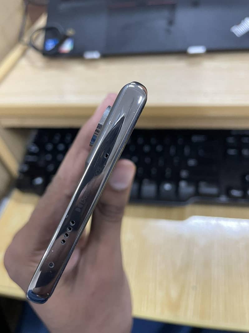 Tecno CAMON 40 Pro 1