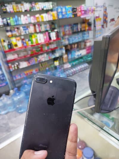 Apple iPhone 7 plus 32 gb bettry health 79 ok hai mobile no issu finge