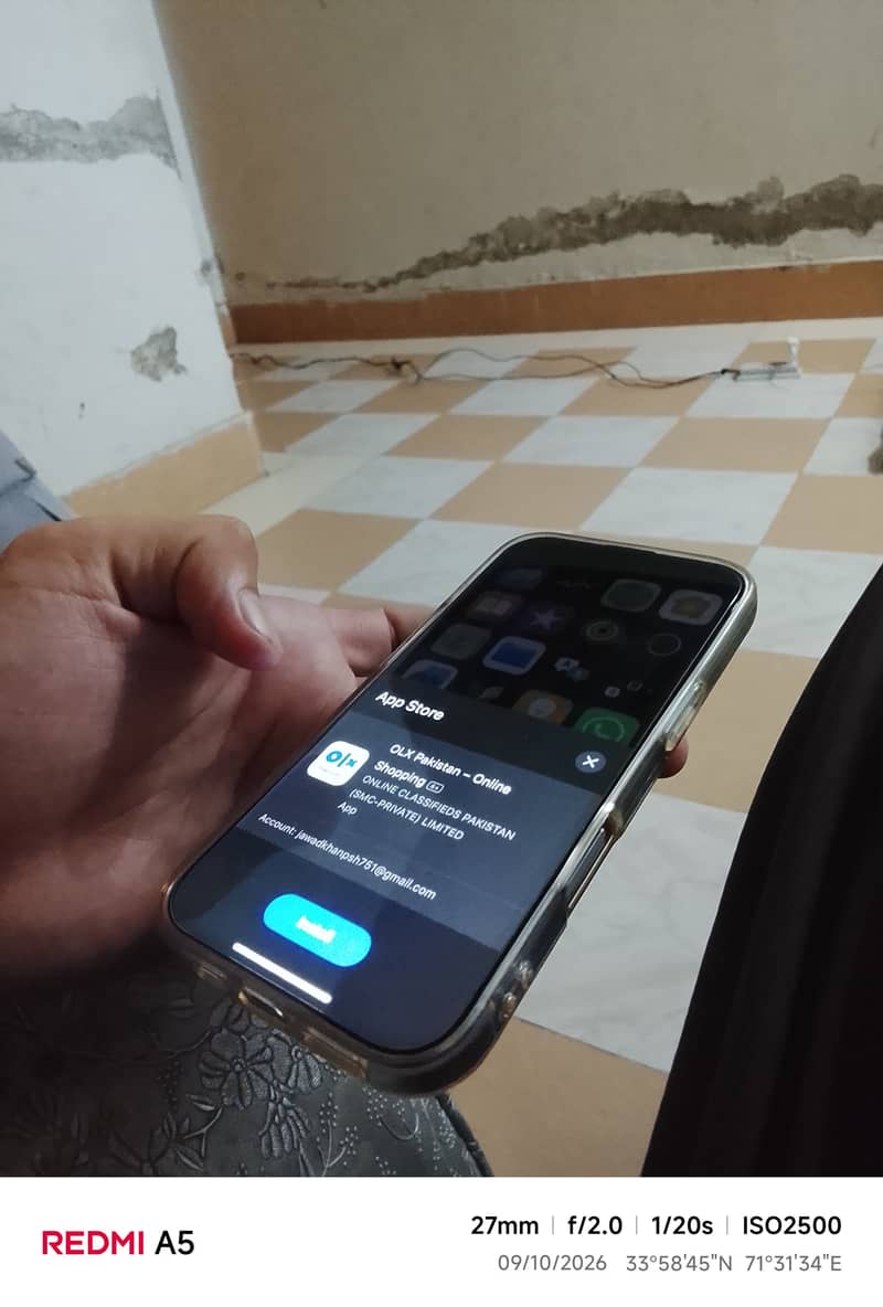 Apple iPhone 16 Pro 1