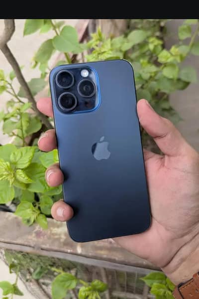 iphone 15 pro max  256gb mdm