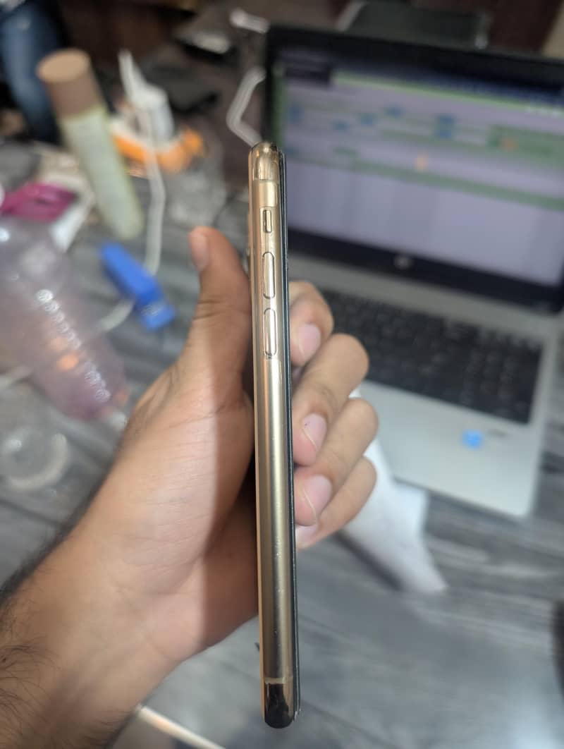 Apple iPhone 11 Pro 2