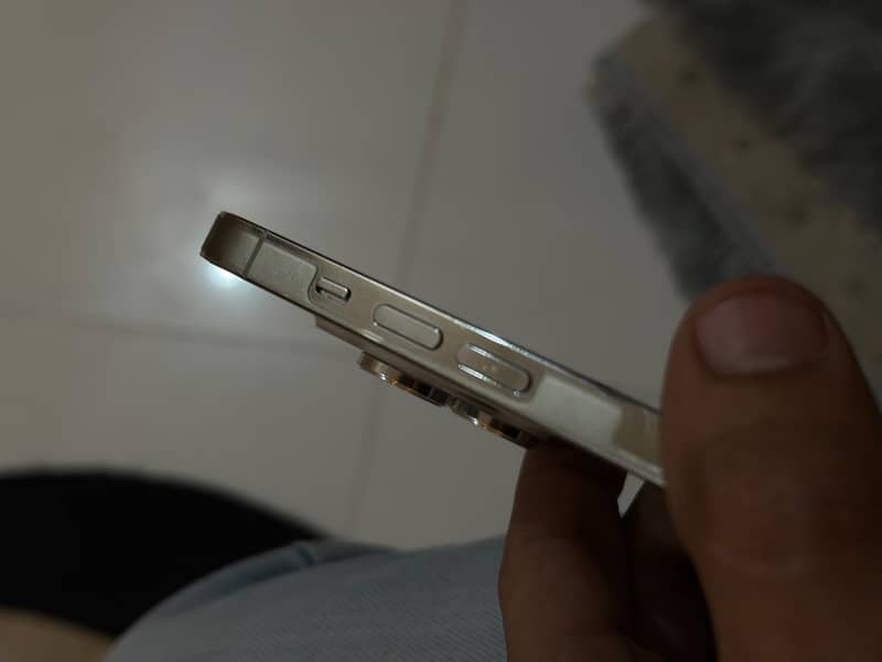 Apple iPhone 14 Pro 9