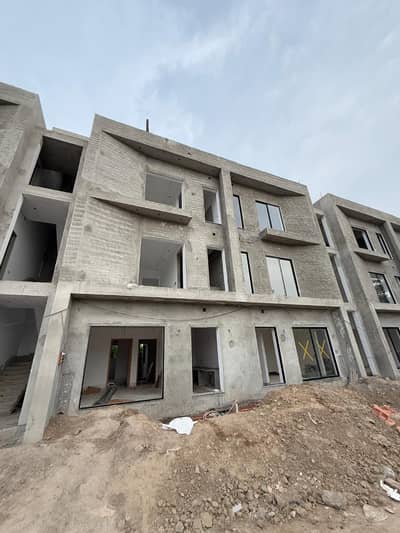 5 Marla Signature Town Houses For Sale In Etihad Town Phase 1 On Main Raiwind Road Lahore On 3 Years Payment Plan