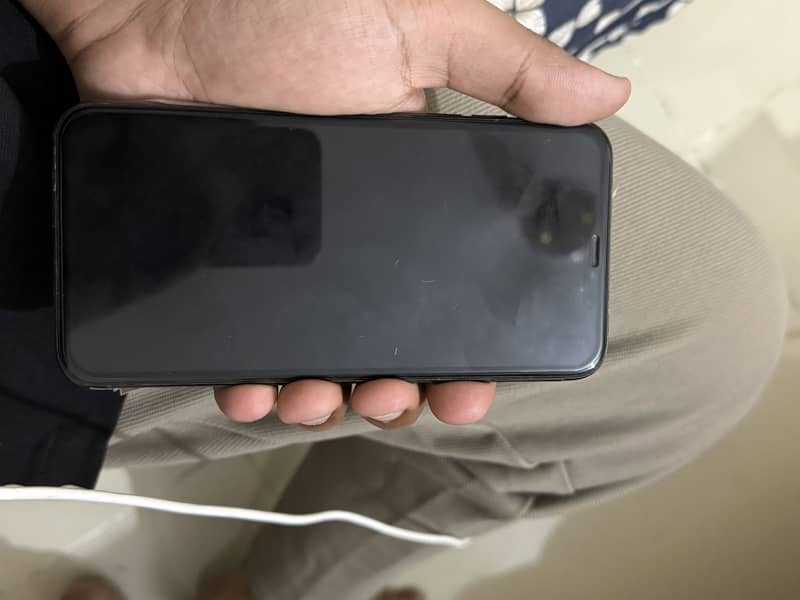 Apple iPhone 11 Pro Max 4