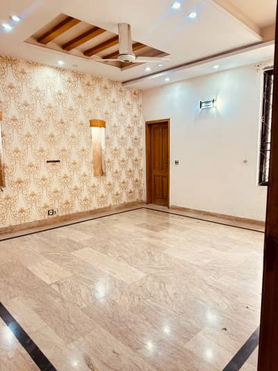 1 Kanal Upper Portion Available For Rent