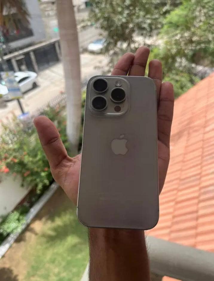 Apple iPhone 15 Pro 0