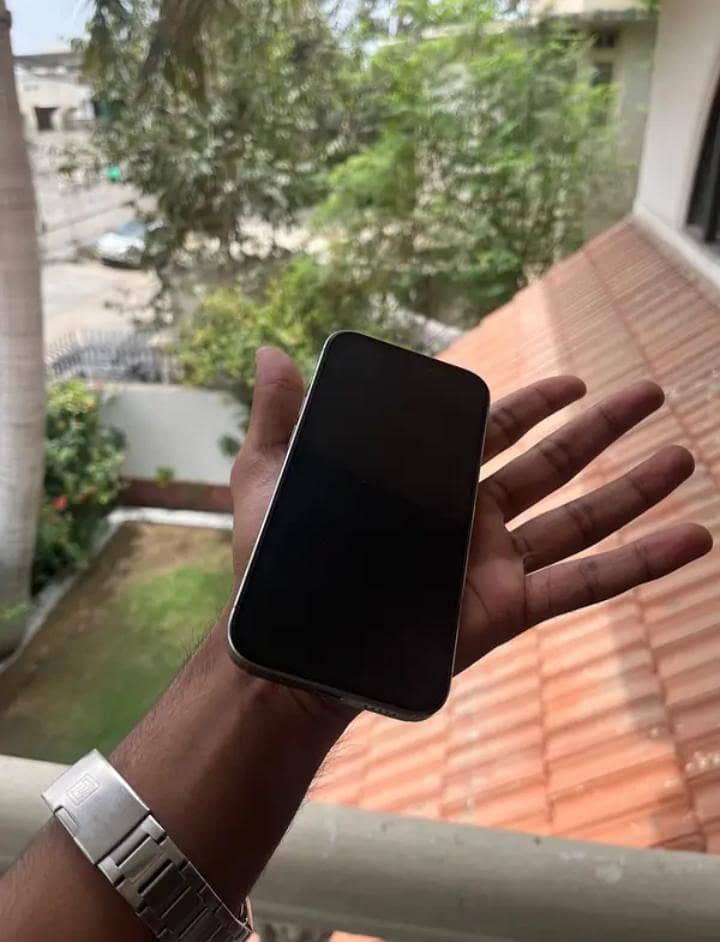 Apple iPhone 15 Pro 1