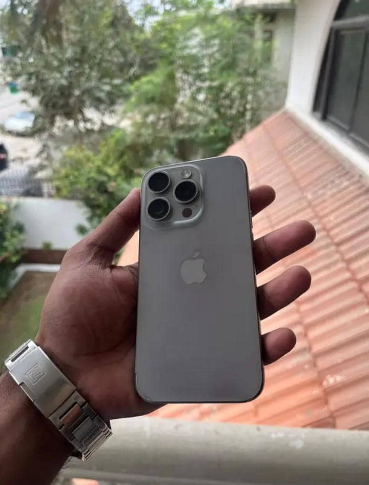Apple iPhone 15 Pro 6
