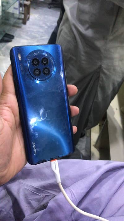 Huawei novo 8i 8/128 gb no pta hai sim nhi chlti