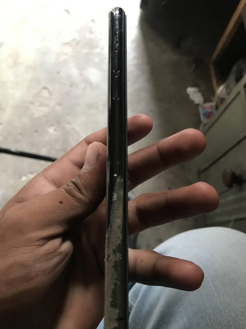 Apple iPhone 11 Pro Max 1