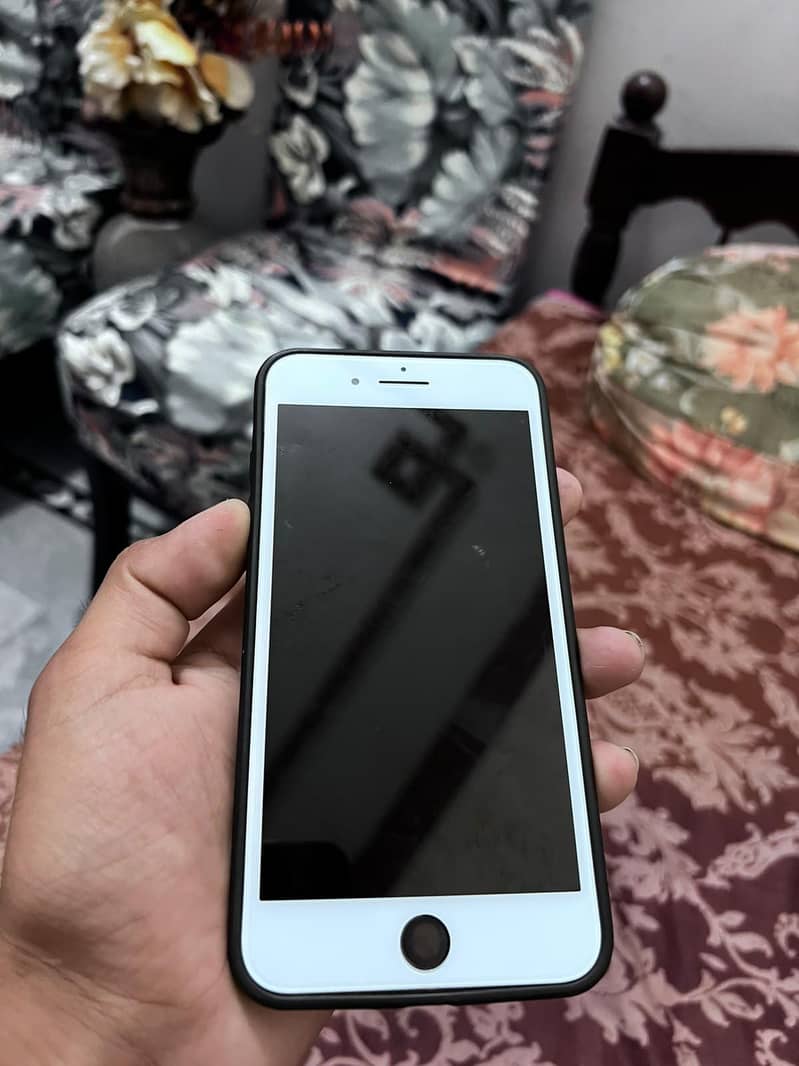 Apple iPhone 8 Plus 2