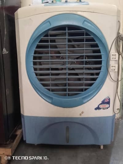 Brend New Cooler ha bohat Kam use hiwa ha