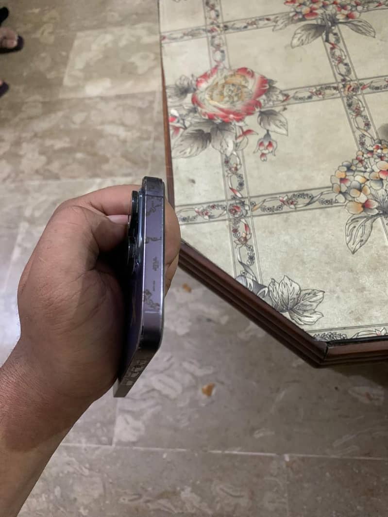 Apple iPhone 14 Pro Max 12