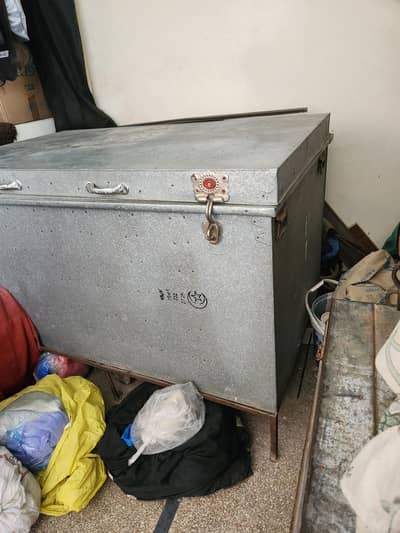 موٹی گیج جستی چادر کی مظبوط 2 پیٹیاں
