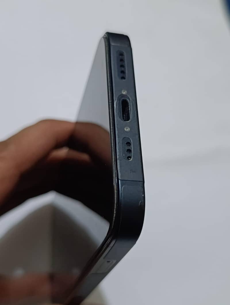 Apple iPhone 13 2