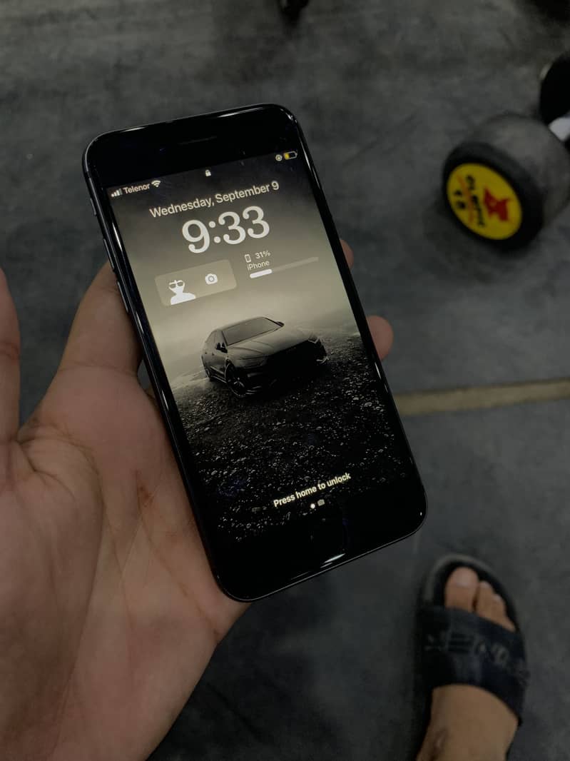 Apple iPhone 8 0