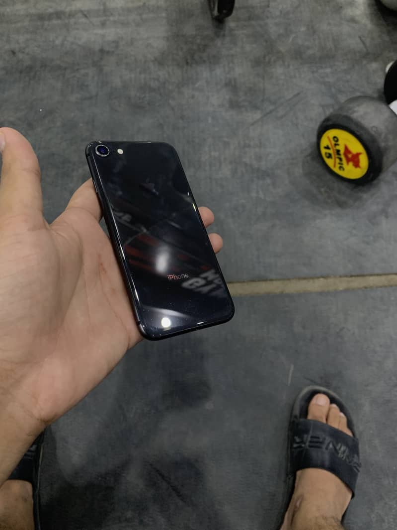 Apple iPhone 8 1
