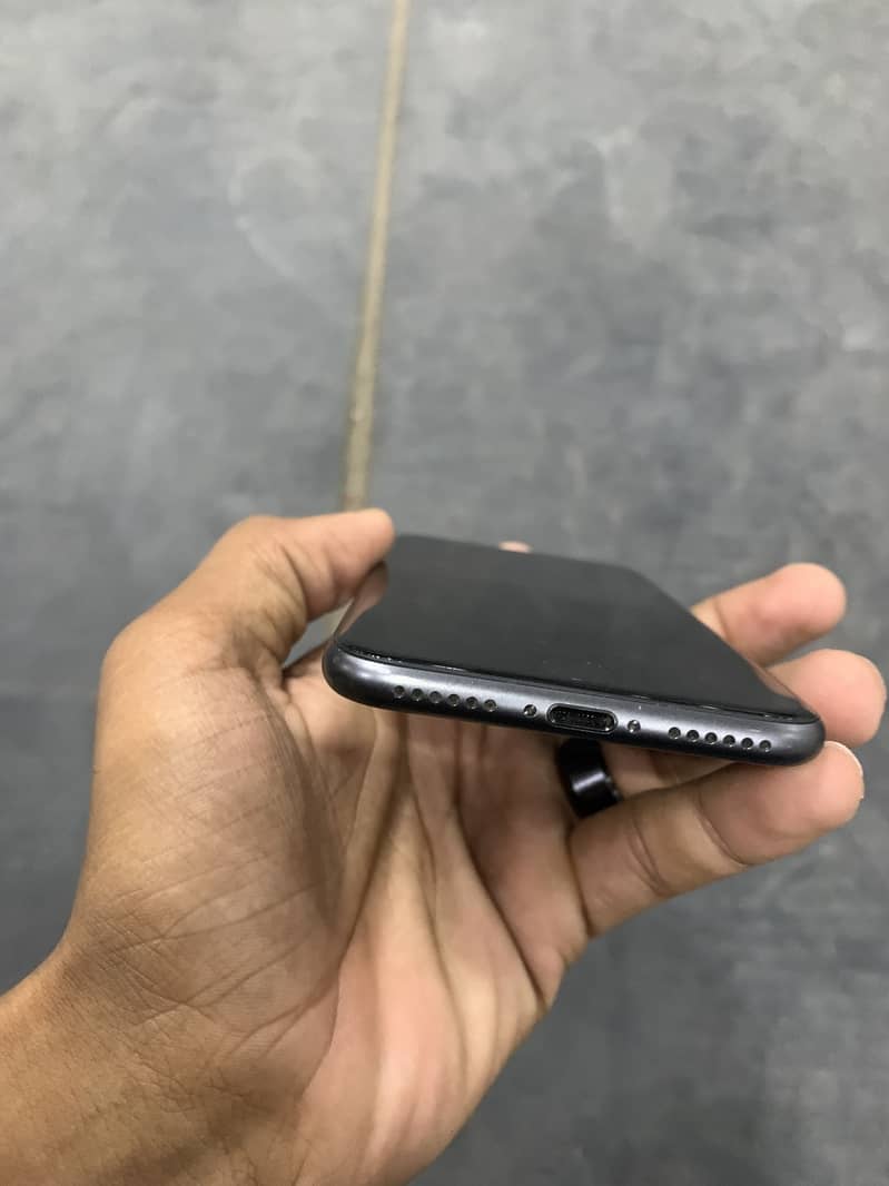 Apple iPhone 8 7