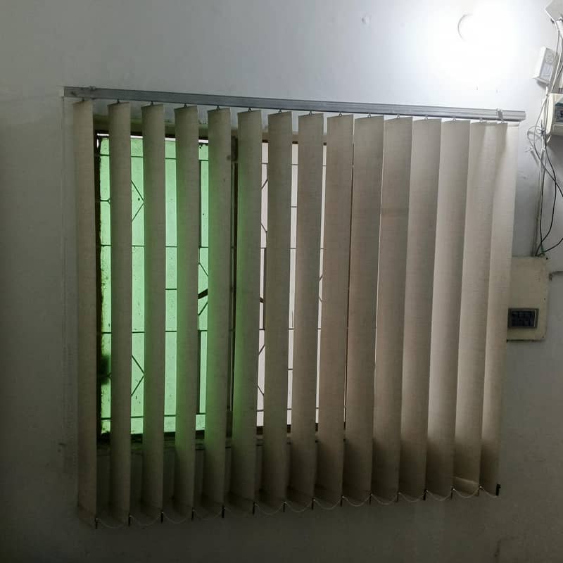 Window Blind 0