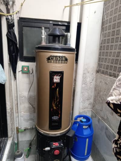 Canon Dual Electric Gas Gyser 35 Gallon