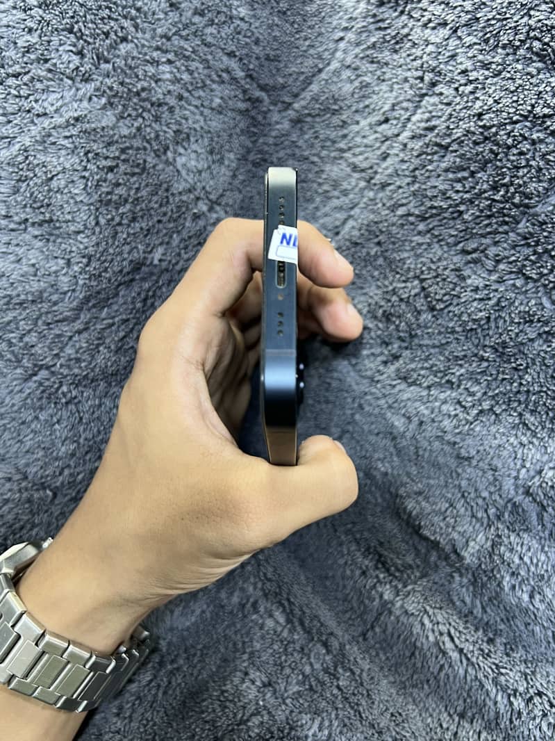 Apple iPhone 14 2