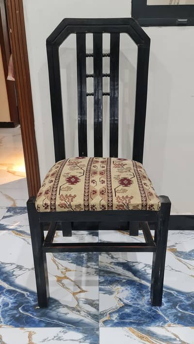 04 Dining Chairs